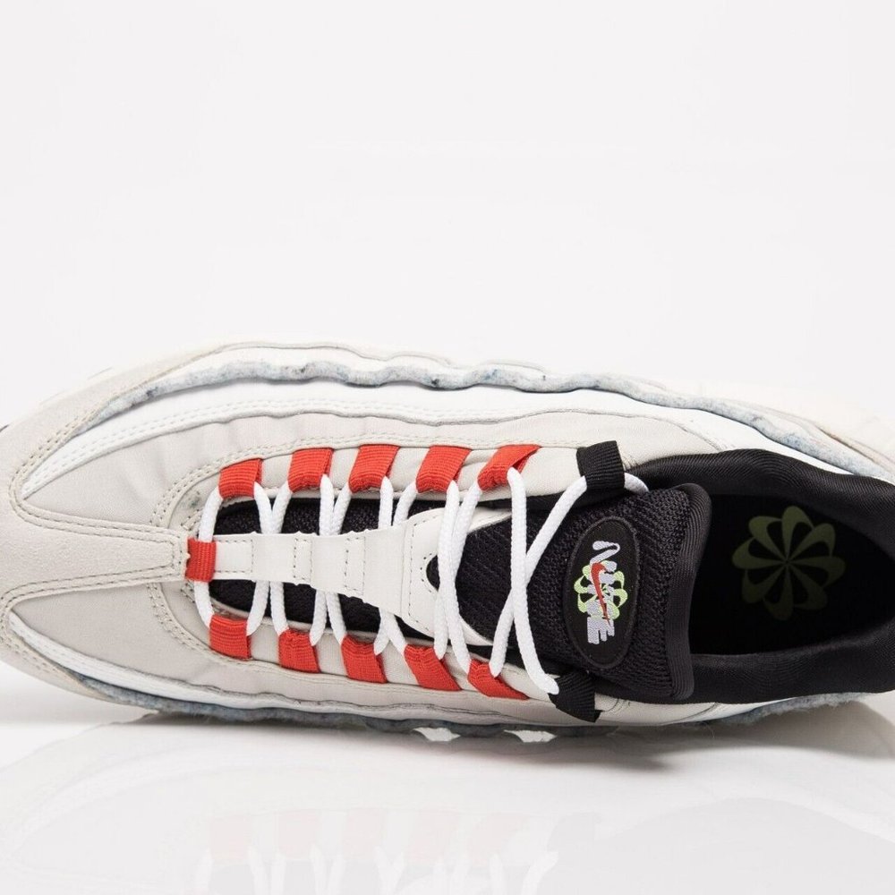 Nike Air Max 95 SE ( Light Bone/Habanero Red). Brand New. Mens Size: 9.5 - 12. - Picture 5 of 10